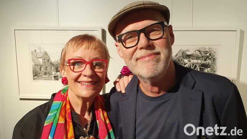 Carl-Peter und Sabine Fricke haben ihre Ausstellung beim Taubschuster eröffnet. Bild: hev