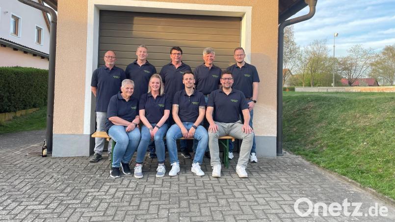 Neuwahlen standen bei der Siedlergemeinschaft Wildenau an. Im Bild (vorne, von links) Maria Dürnhofer, Diana Baier, Michael Renner und Thomas Scheibler sowie (hinten, von links) Michael Zölch, Karl Mark, Peter Walter, Günther Helm und Johannes Wittmann. Bild: Carolin Renner