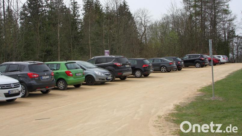 Parkgebühren auf dem Wanderparkplatz bei Hohenhard (Bild) wirken auf die CSU/Wählerbund-Fraktion im Waldershofer Stadtrat wie ein Dorn im Auge. Bild: wro