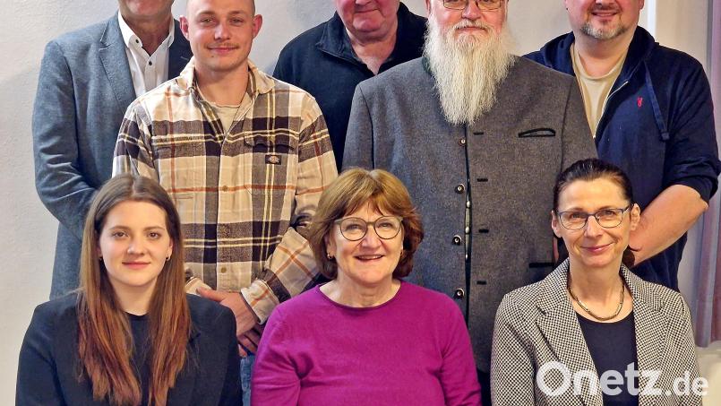 In der Jahreshauptversammlung ehrt die CSU Weiden-West treue Mitglieder. Bild: R. Kreuzer
