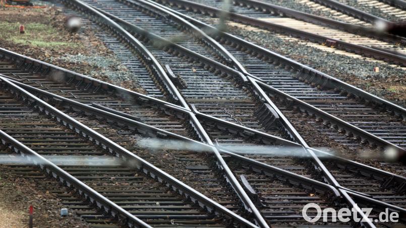 Kein Zug nirgends: Die Ausfälle beim DB-Regio machen Bahnkunden wütend. Symbolbild: Jens Büttner/dpa