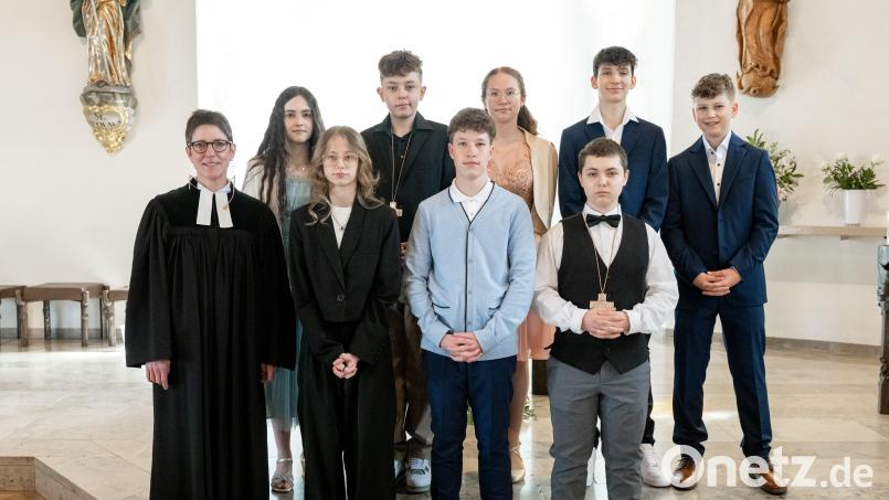 Acht Konfirmanden aus Rothenstadt und Etzenricht begehen in Etzenricht ihren großen Tag. Bild: Michaela Völkl/exb