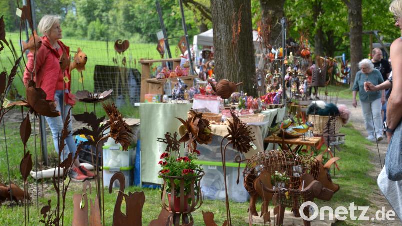 Der Gartenmarkt im Generationenpark „Gruberbach“ in Moosbach lädt am Sonntag, 28. April, von 11 bis 18 Uhr wieder zum Flanieren ein. Archivbild: gi