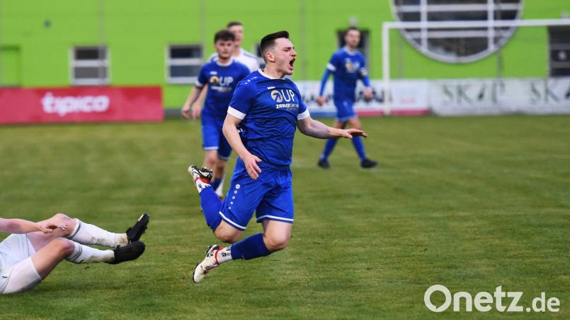 Die Weidener Offensivspieler (im Bild Patryk Bytomski) sind in dieser Saison schwer zu bremsen. Im Top-Spiel gegen Sturm Hauzenberg wollen die Weidener den vorentscheidenden Schritt hin zum Titelgewinn gehen. Archivbild: G. Büttner