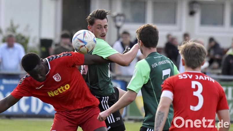 Mit einem 1:1 musste sich die DJK Ammerthal jüngst gegen die U23 des SSV Jahn Regensburg begnügen (Szene). Ein Ergebnis, das den Oberpfälzern beim Tabellenführer Hankofen hingegen ganz gelegen käme. Archivbild: Hubert Ziegler
