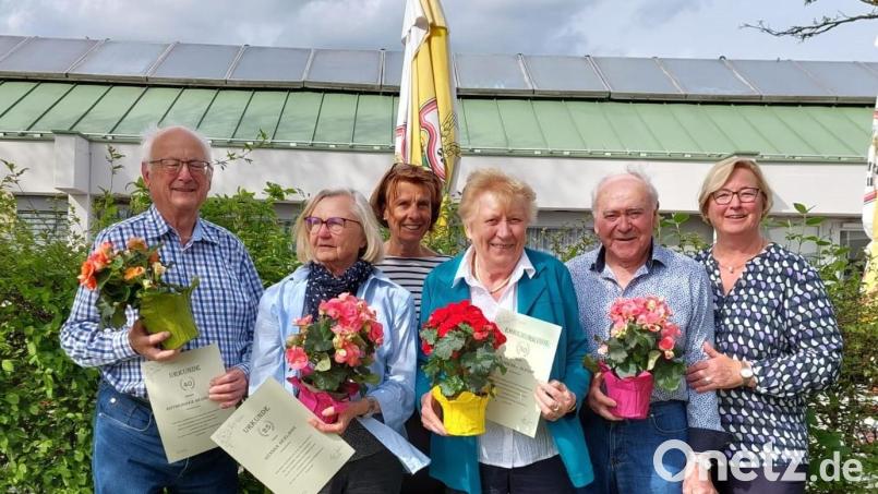 Der Obst- und Gartenbauverein Kümmersbruck ehrt langjährige Mitglieder (von links): Hermann Rotheigner, Gerlinde Renner, Birgit Singer Grimm, Maria Purschke, Johann Meiler und Vorsitzende Barbara Leger. Bild: Klaus Backes