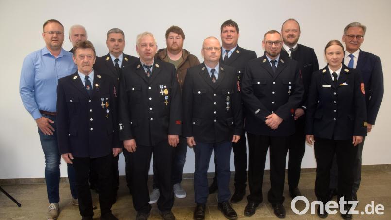 Ehrung durch den Freistaat Bayern für 25 Jahre und 40 Jahre aktiven Dienst in der Feuerwehr Irchenrieth. Bild: fz