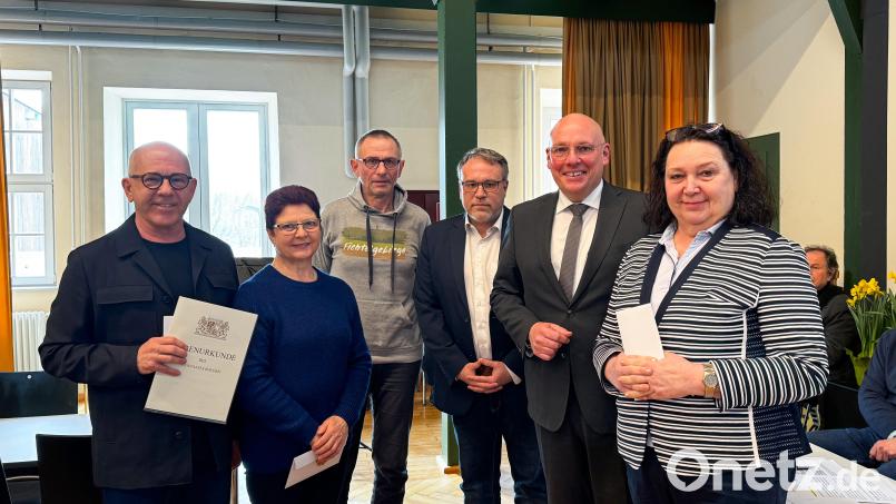Ehrungen und Verabschiedungen: Im Bild von links Hubert Weigert, Lydia Gugenheimer, Klaus Steinert, Markus Brand, Oliver Weigel, Maria-Magdalena Stöckert. Bild: Stadt Marktredwitz/exb