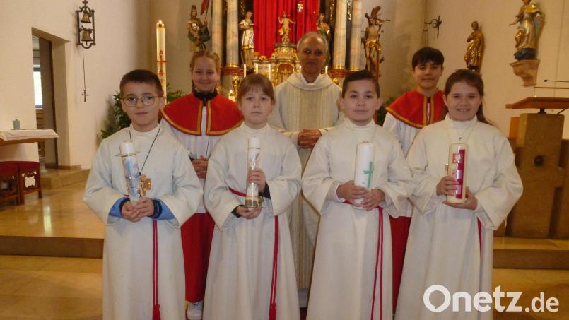 Vier Kinder feierten in der Pfarrkirche ihre erste heilige Kommunion Bild: bk