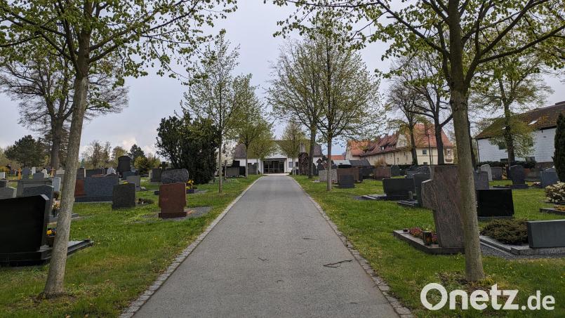 Eine neue Satzung für die Benutzung des Friedhofs (Bild) und der Bestattungseinrichtungen hat in der jüngsten Sitzung der Stadtrat Waldsassen verabschiedet. Bild: pz