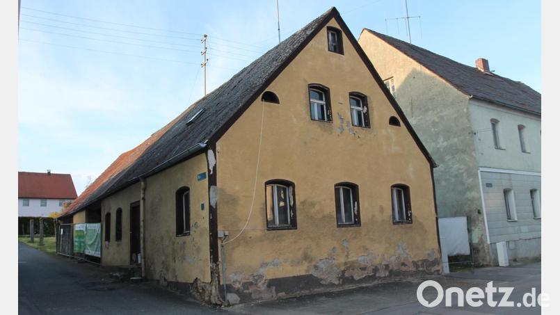 Dieses im Gemeindeeigentum stehende Haus im Bienenweg soll im Rahmen des Integrierten Städtebaulichen Entwicklungskonzepts saniert werden. Bild: pi