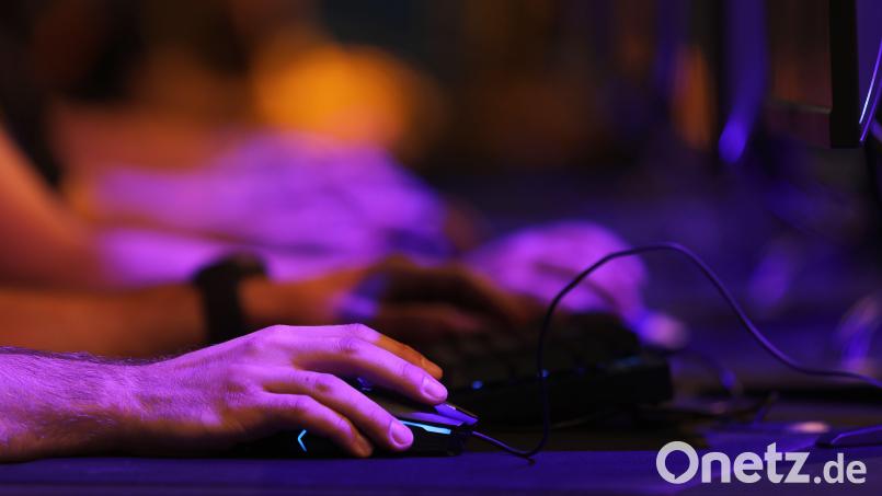 In einem Zockerzimmer ist es zu einem Brand gekommen. Bild: Oliver Berg/dpa