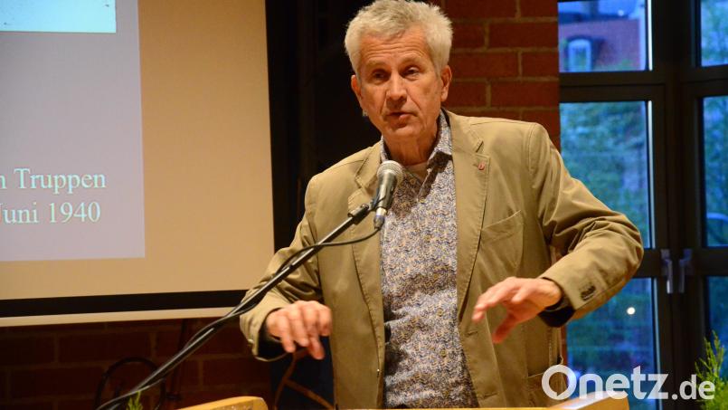 Uwe Wittstock bei seiner Lesung im Neuen Rathaus Bild: Kunz