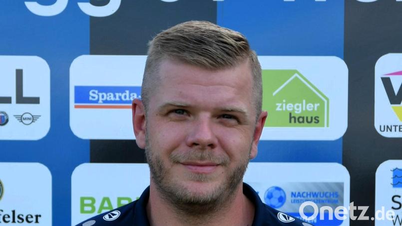Die SpVgg SV Weiden II (im Bild Trainer Christopher Klaszka) empfängt am Freitag den FC Wernberg. Archivbild: Nachtigall