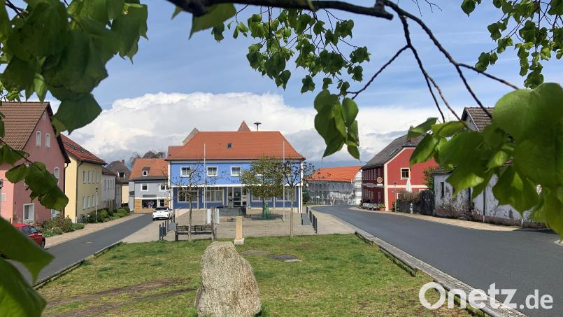Idylle am Marktplatz in Kohlberg. Den Bürgern aber ist klar: Einbrecher und Diebe können sich überall herumtreiben, auch am helllichten Tag. Bild: Stefanie Roth
