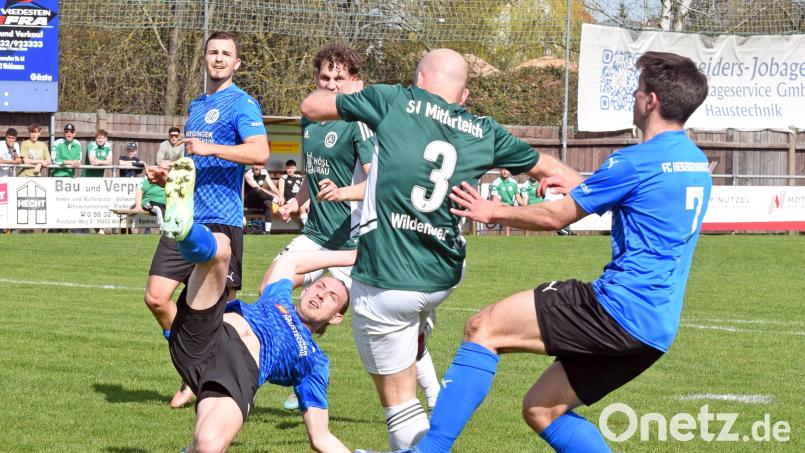 Der SV Mitterteich gastiert am Freitag beim SC Schwabach. Das Bild zeigt eine Szene aus dem letzten Heimspiel gegen den 1. FC Herzogenaurach (3:3). Bild: chap