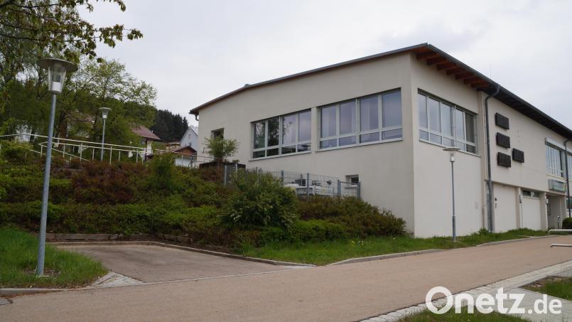 Das Emil-Kemmer-Haus soll um eine Terrasse auf Stahlstützen – wegen der Hanglage – erweitert werden. Bild: wel