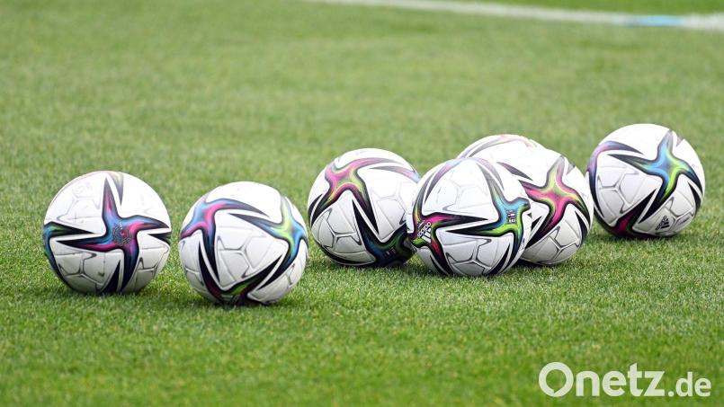 Nur zweimal schlug es im Bezirksligaspiel zwischen Weiden II und dem FC Wernberg hinter den beiden Torlinien ein. Bild: Swen Pförtner/dpa/Symbolbild