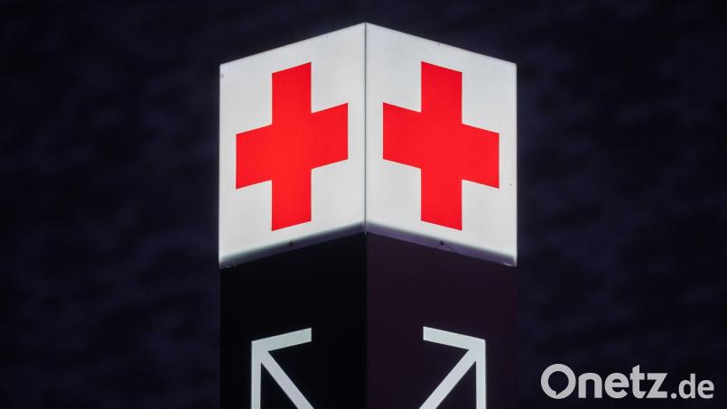 Ein 58-Jähriger ist bei einem schweren Betriebsunfall gestorben. Symbolbild: Julian Stratenschulte/dpa/