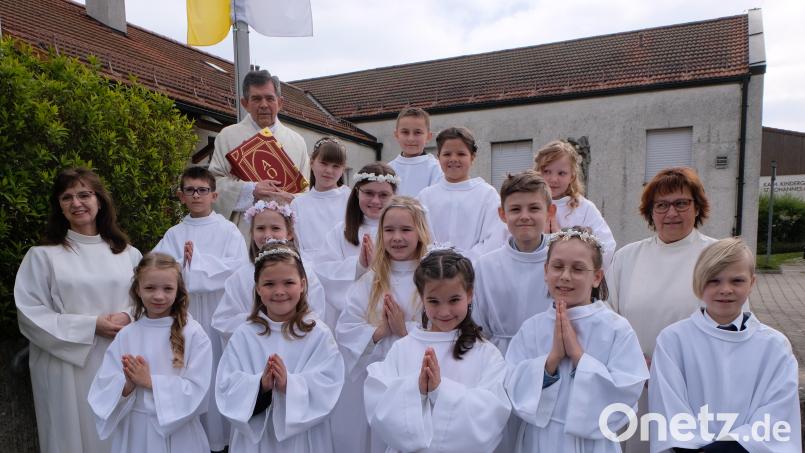 Einen großen Festtag erlebten 14 Kinder bei der Erstkommunion in ihrer Heimatkirche St. Johannes der Täufer. Bild: le