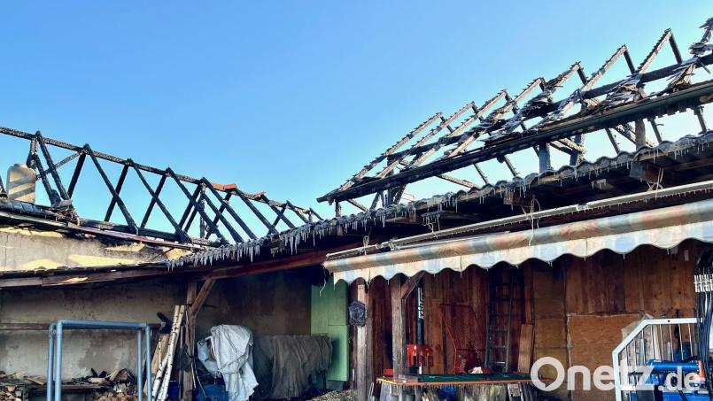 In Dürnast brannten im Januar 2024 zwei Scheunen nieder. Die Polizei ermittelte wegen Brandstiftung. Archivbild: Gabi Schönberger