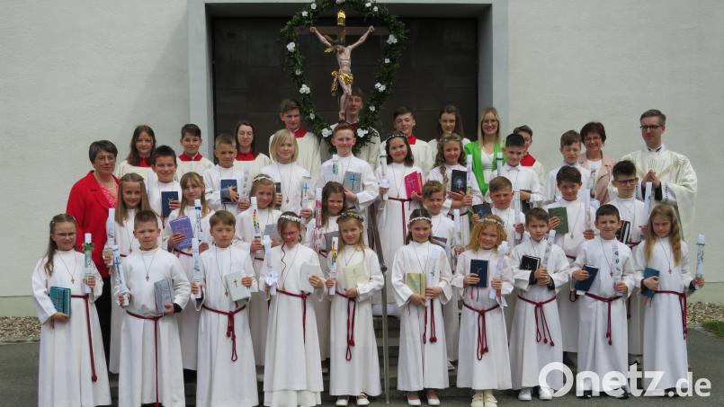 26 Kinder traten das erste Mal an den Tisch des Herrn. Bild: adj