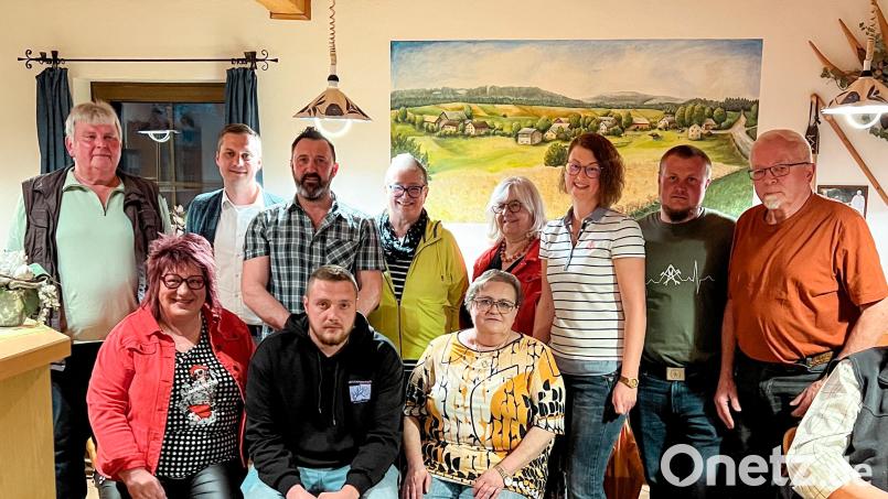 Neuwahlen standen in der Jahreshauptversammlung der Dorfgemeinschaft Hermannsreuth auf der Tagesordnung. Bild: Dorfgemeinschaft Hermannsreuth/exb