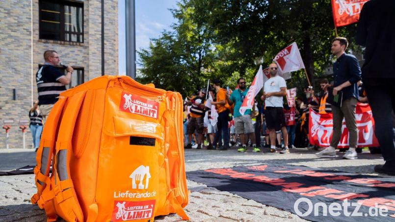 Die Gewerkschaft Nahrung-Genuss-Gaststätten (NGG) hat Lieferando-Beschäftigte aus ganz Deutschland zum Streik aufgerufen. Symbolbild: Christoph Soeder/dpa
