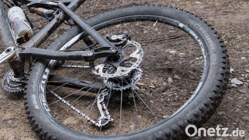 Leicht verletzt hat sich ein Radfahrer bei einem Sturz in der Gemeinde Pommelsbrunn. Symbolbild: Marijan Murat