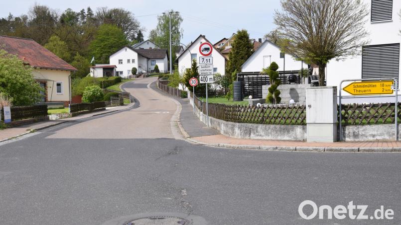 Auf der Warteliste der geplanten Projekte steht in der Gemeinde Ebermannsdorf der Ausbau der Theuerner Straße. Bild: bö