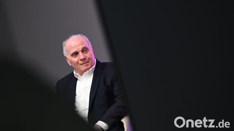 Der Ehrenpräsident des FC Bayern Uli Hoeneß. Bild: Angelika Warmuth/dpa