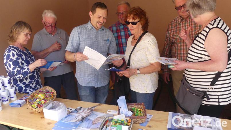 Elisabeth Gottsche (links), Bernd Lober und Klaus Lehl (Dritter und Vierter von links) und Udo Müller (Zweiter von rechts) stellten sich den Fragen von Besuchern. Bild: rn