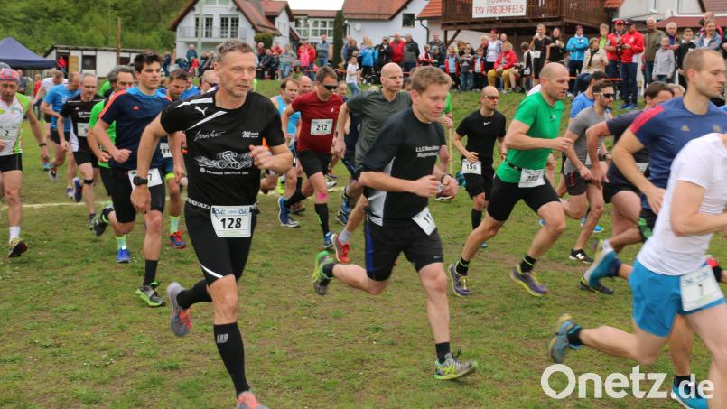 Die Sparte Laufen des TSV Friedenfels ist am Freitag Ausrichter des dritten Wettbewerbs zur Laufserie 2024 des OVL-Cups. Vor Corona gingen in Friedenfels jeweils fast immer rund 300 Läufer und Läuferinnen an den Start. Archivbild: bsc