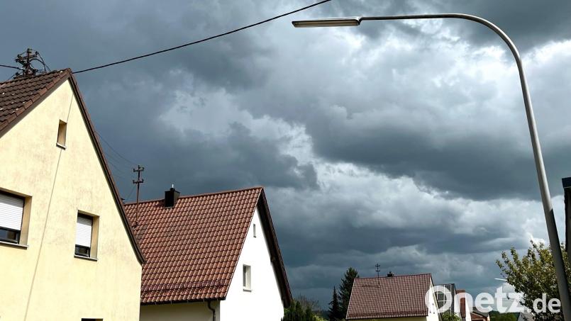 Im Weidener Ortsteil Rothenstadt werden im Bereich Schmidbühl und im Lindenweg ab Mai Häuser auf Erdleitungen umgestellt. Die Freileitungen sollen bis 2025 abgebaut werden. Bild: Gabi Schönberger
