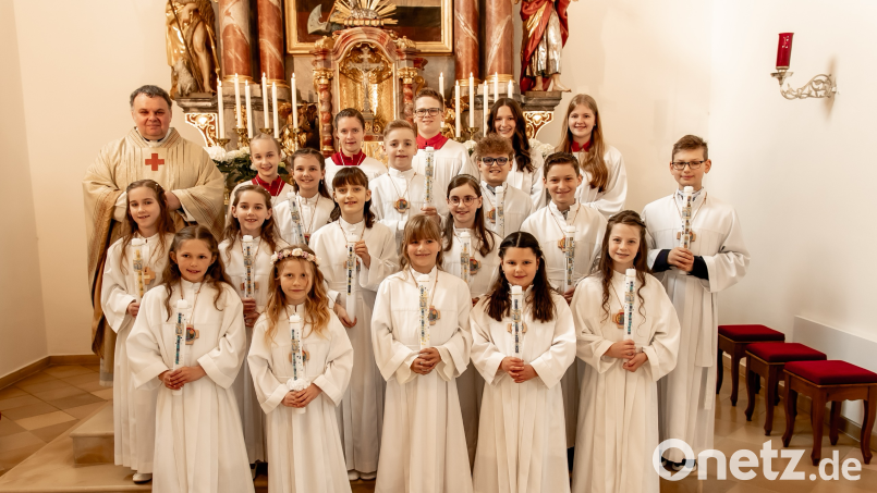 Auch in Wurz traten 14 Kinder zum ersten Mal an den Tisch des Herren. Bild: Katharina Luber