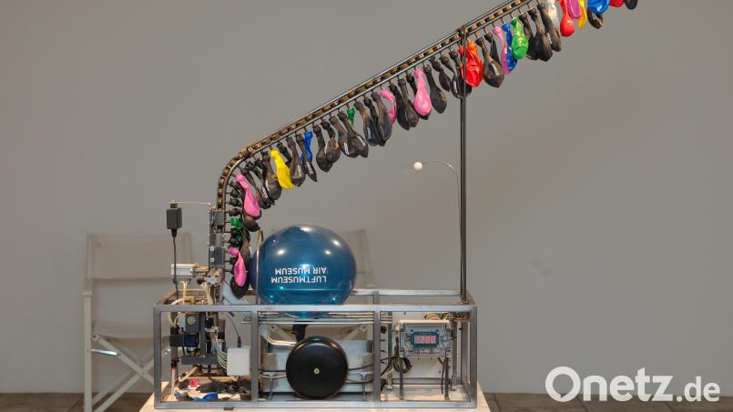 &quot;Uhrknall&quot; heißt diese Maschine aus der aktuellen Ausstellung &quot;Verspielte Maschinen&quot; im Amberger Luftmuseum. Bild: Wolfgang Steinbacher