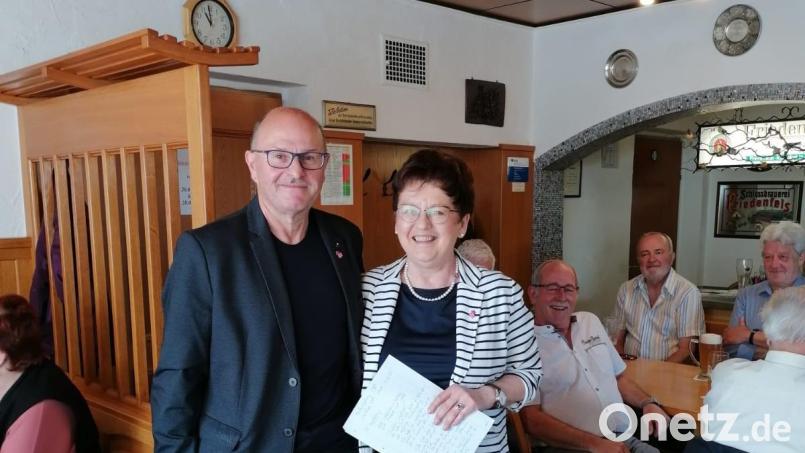 Harald Hammer und Brigitte Scharf waren die Redner bei der Maikundgebung in Erbendorf. Bild: SPD Erbendorf/exb