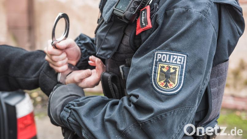 Die Bundespolizei nahm in Waidhaus zwei Straftäter fest. Symbolbild: Bundespolizei