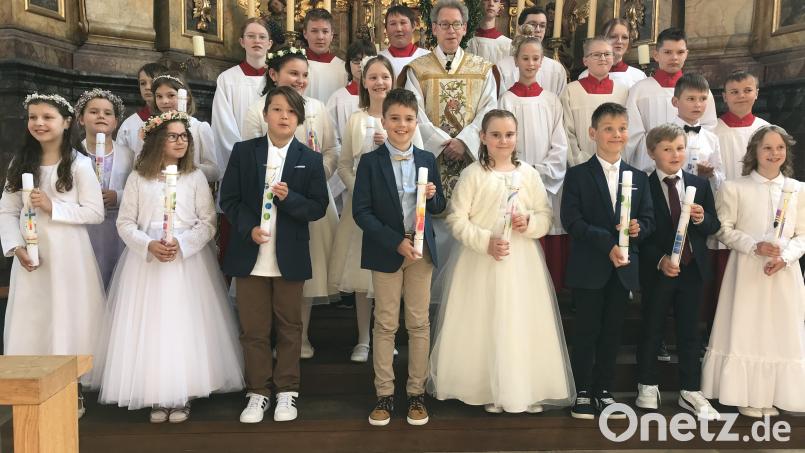 14 Erstkommunionkinder freuten sich über ihren Festtag in der Pfarrei St. Jakobus in Hahnbach. Bild: mma