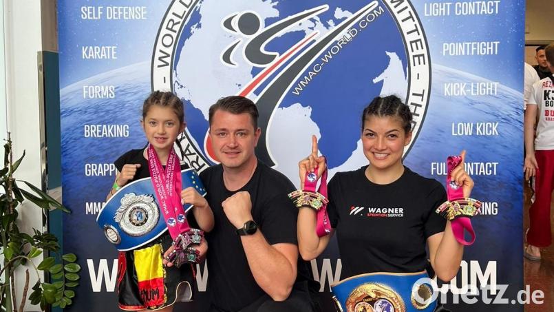 Mila (links) und Jennny Wurster (rechts) mit Trainer Erich Aul. Bild: Wurster
