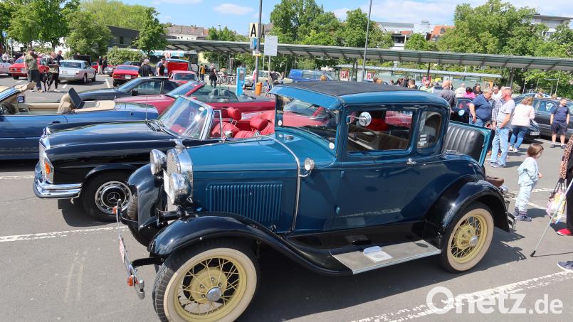 Je älter, umso aufsehenerregender: So ist es beim großen Oldtimertreffen des ATC-Weiden im AVD auf dem Naabwiesenparkplatz. Bild: Kunz