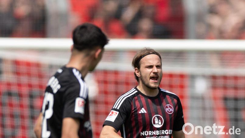 Felix Lohkemper (recht) traf zujm 1:0 für den Club, Can Uzun zum 3:0. Bild: Daniel Karmann/dpa