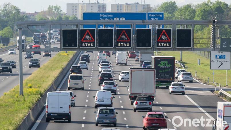 Auf den Autobahnen in Bayern wird zum Beginn der Pfingstferien viel los sein. Symbolbild: Peter Kneffel/dpa