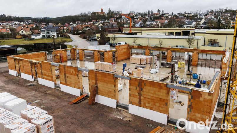 Am Gewerbering Süd in Wernberg-Köblitz entsteht ein neues Wohnheim, besonders für ältere Menschen mit geistiger Behinderung. Dr. Loew Soziale Dienste investiert einen Millionenbetrag. Bild: Hösamer
