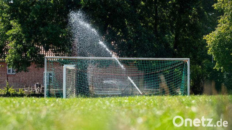 Sex auf einem Sportplatz hat einem Pärchen im Allgäu Ärger mit der Polizei beschert. Symbolbild: Melissa Erichsen