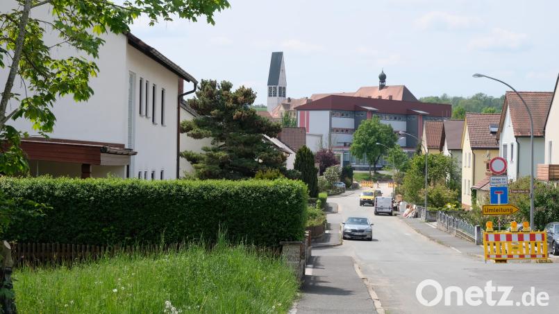 Das Dauerproblem der Wasserrohrbrüche in der Lindenstraße soll mit der Verlegung einer neuen Wasserleitung bald ein Ende haben Bild: do