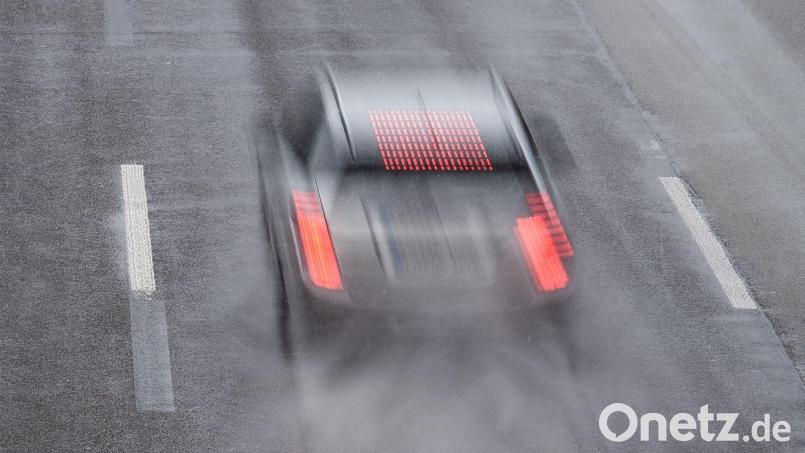 Ein Mann aus Tirschenreuth hat sich im Landkreis Rosenheim mehrere Fahrzeuge ausgeliehen, aber nicht mehr zurückgebracht. Symbolbild: Silas Stein/dpa