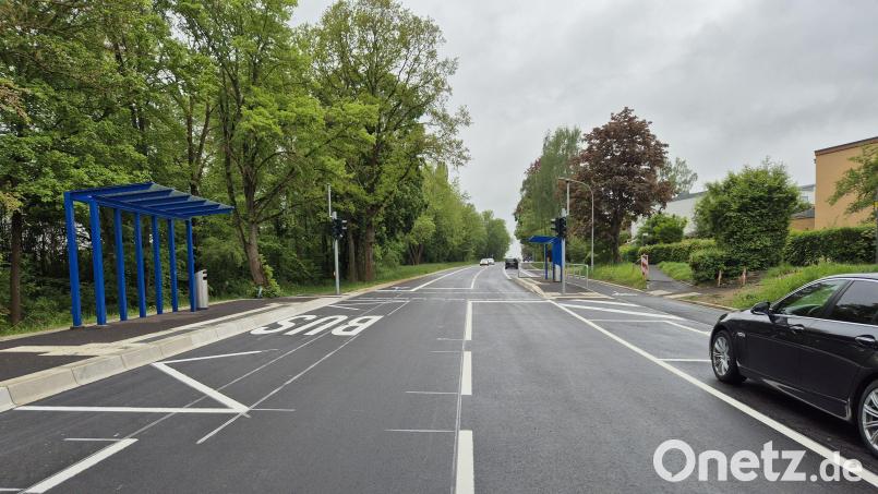 Die Köferinger Straße hat sich sehr verändert. Sie ist nun breiter, besser und sicherer. Bild: Roman Kick, Stadt Amberg