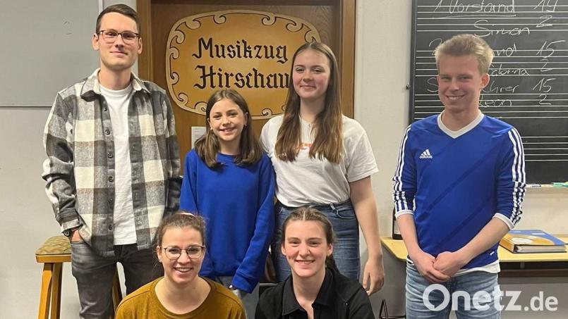 Der neue Jugendvorstand des Musikzugs mit (hinten, von links): Leon Panzer, Lilly Heldmann, Anna Wendl und Vorsitzendem Simon Leipert; vorne (von links): Andrea Fleischmann und Zweite Vorsitzende Sabrina Gnan. Bild: u
