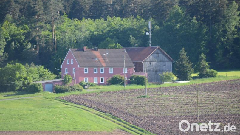 Aus dem Einödhof Weißenreuth soll ein Gnadenhof werden. Der Gemeinderat befasst sich nun mit den Eingaben und Hinweisen aus der Öffentlichkeitsbeteiligung für den entsprechenden Bebauungsplan. Bild: ak